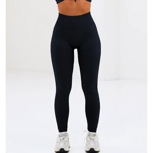 Lazuli label black scrunch seamless ribbed contour leggings
